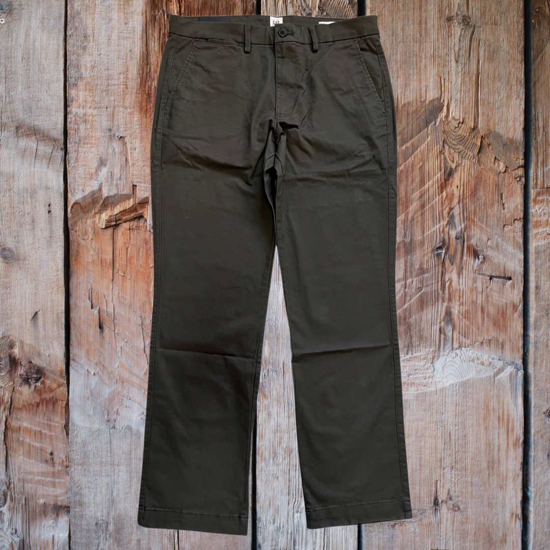 Gap khaki Straight cut